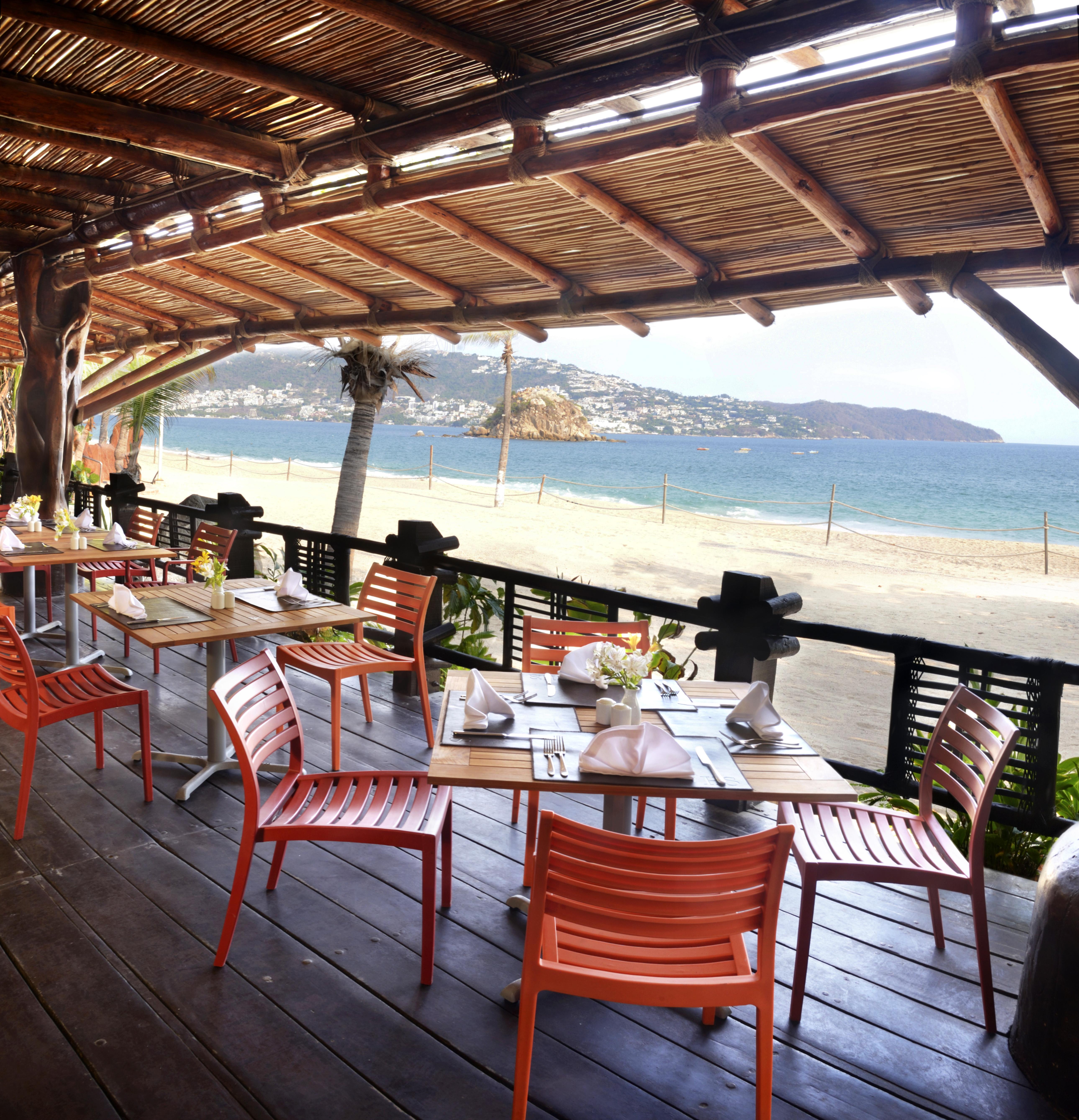 Hs Hotsson Hotel Acapulco Extérieur photo Beachfront restaurant in Puerto Vallarta